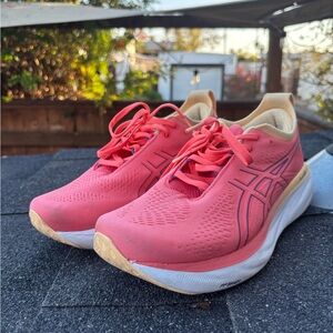 Like new pink hoka running shoes